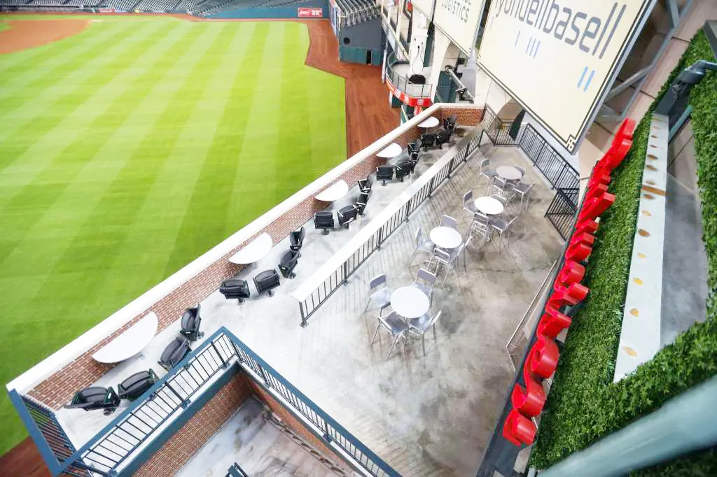 astros-greenwall (3)